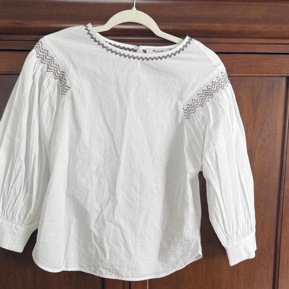 Madewell White Top with Black Stitching